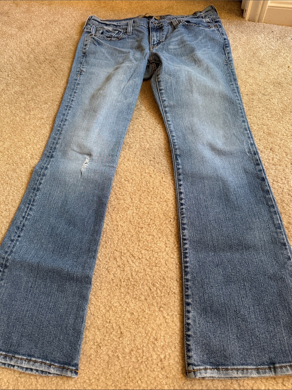DND - Light to Medium Blue Wash Flare Jeans - Size 8 Short
